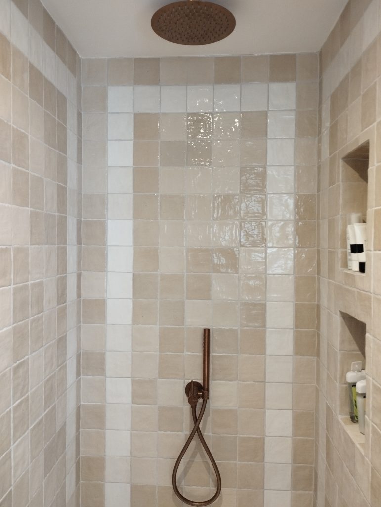 renovation salle de bain en zelliges bordeaux