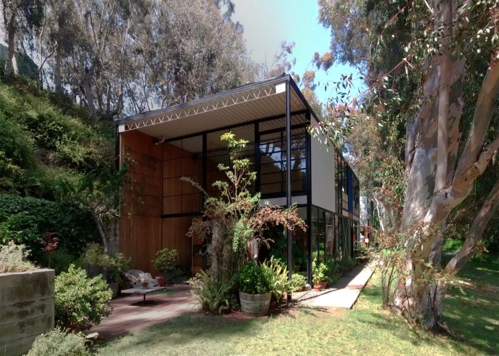 Eames House (Case Study House n°8), maison conçue par Charles et Ray Eames à Los Angeles.